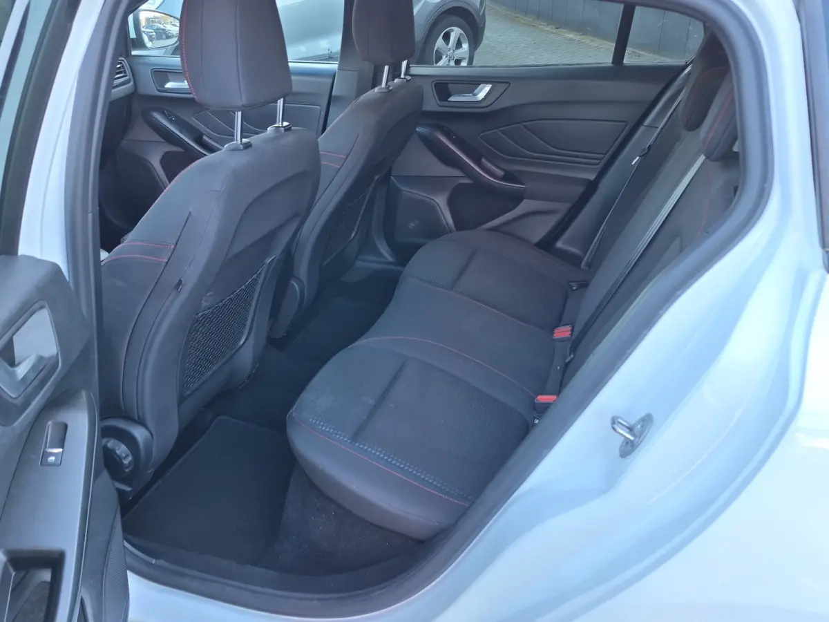 1.0 EcoBoost ST Line Business Winterpakket | Full LED | Camera | 18 inch lmv | Keyless | Parkeersensoren |