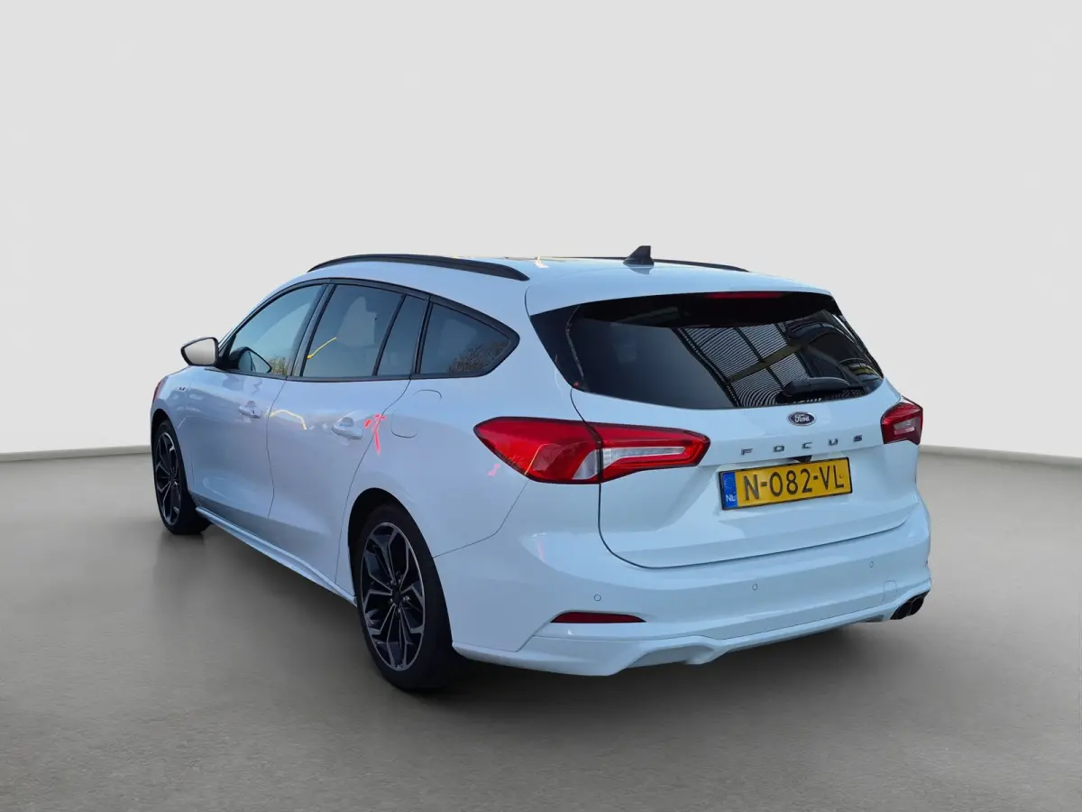 1.0 EcoBoost ST Line Business Winterpakket | Full LED | Camera | 18 inch lmv | Keyless | Parkeersensoren |