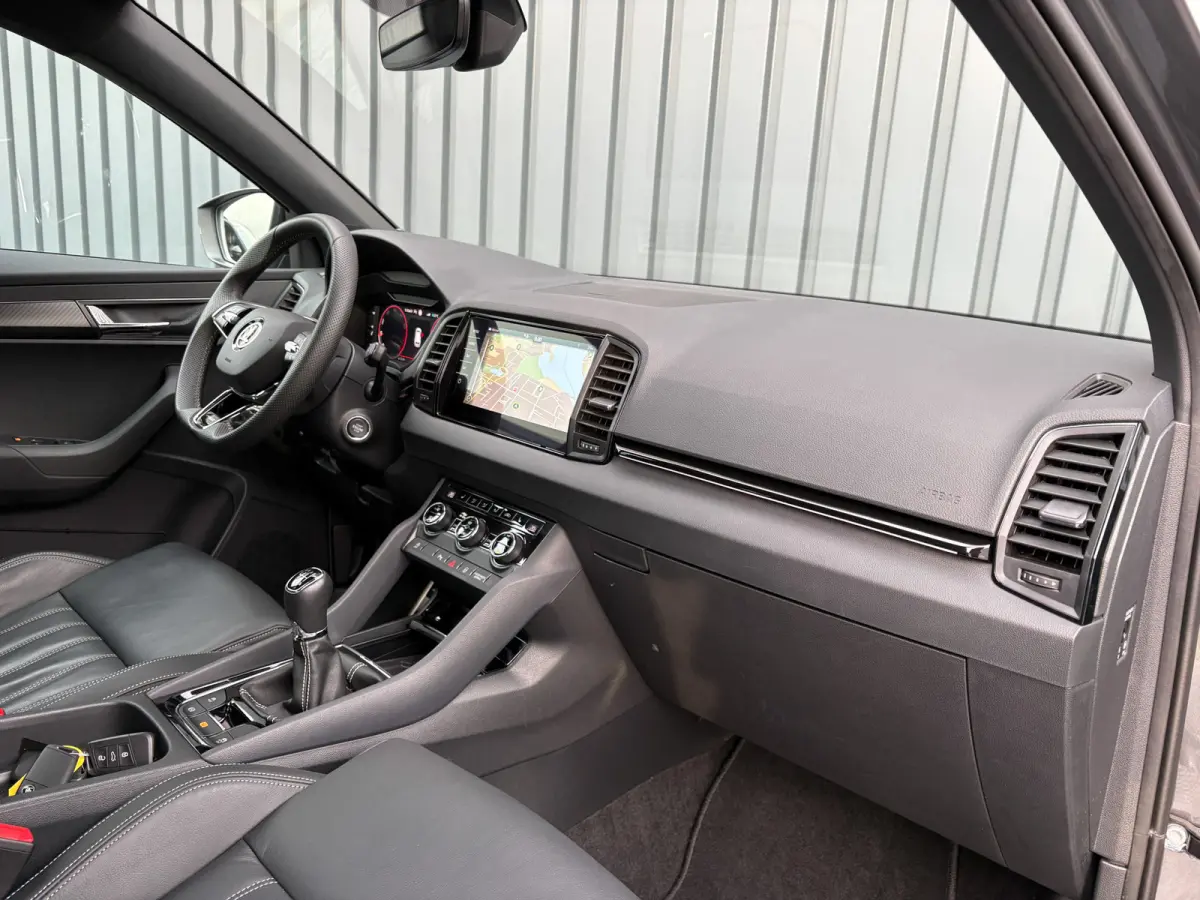 1.5 TSI ACT Sportline Business | Leder | Camera | Adapt. Cruise control | Stoel & Stuur verw. | Prijs Rijklaar!!