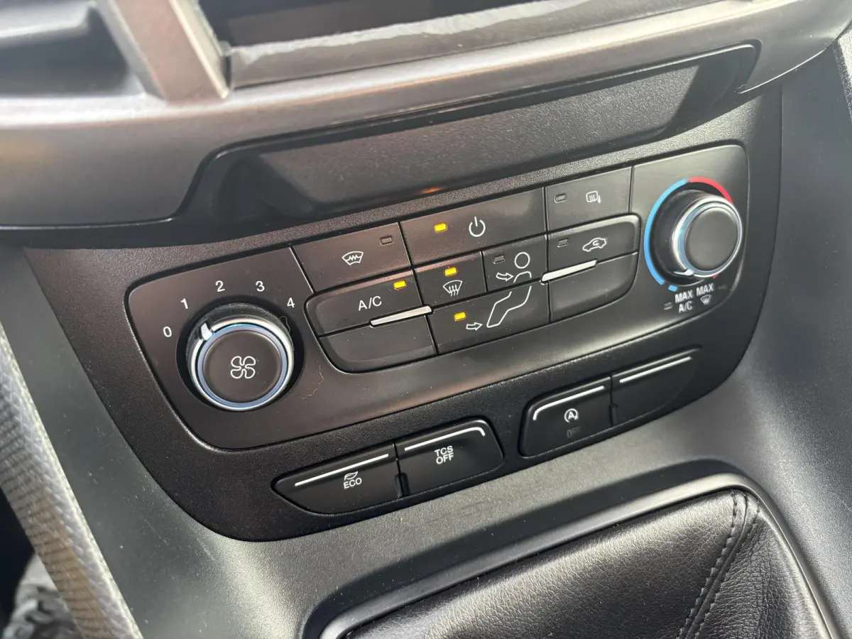 1.5 EcoBlue L2H1*A/C*CRUISE*NAVI*CAMERA*SYNC*LANG*