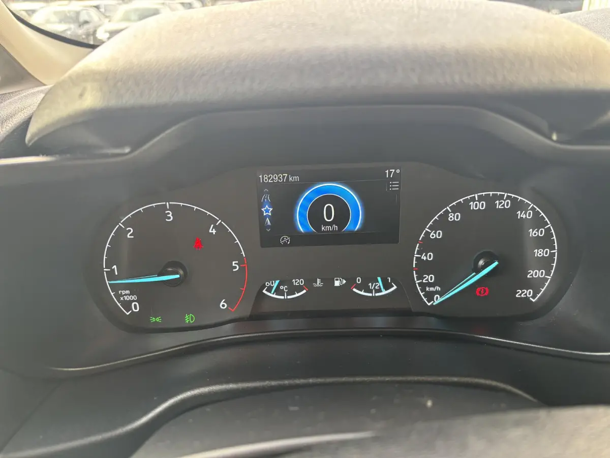 1.5 EcoBlue L2H1*A/C*CRUISE*NAVI*CAMERA*SYNC*LANG*