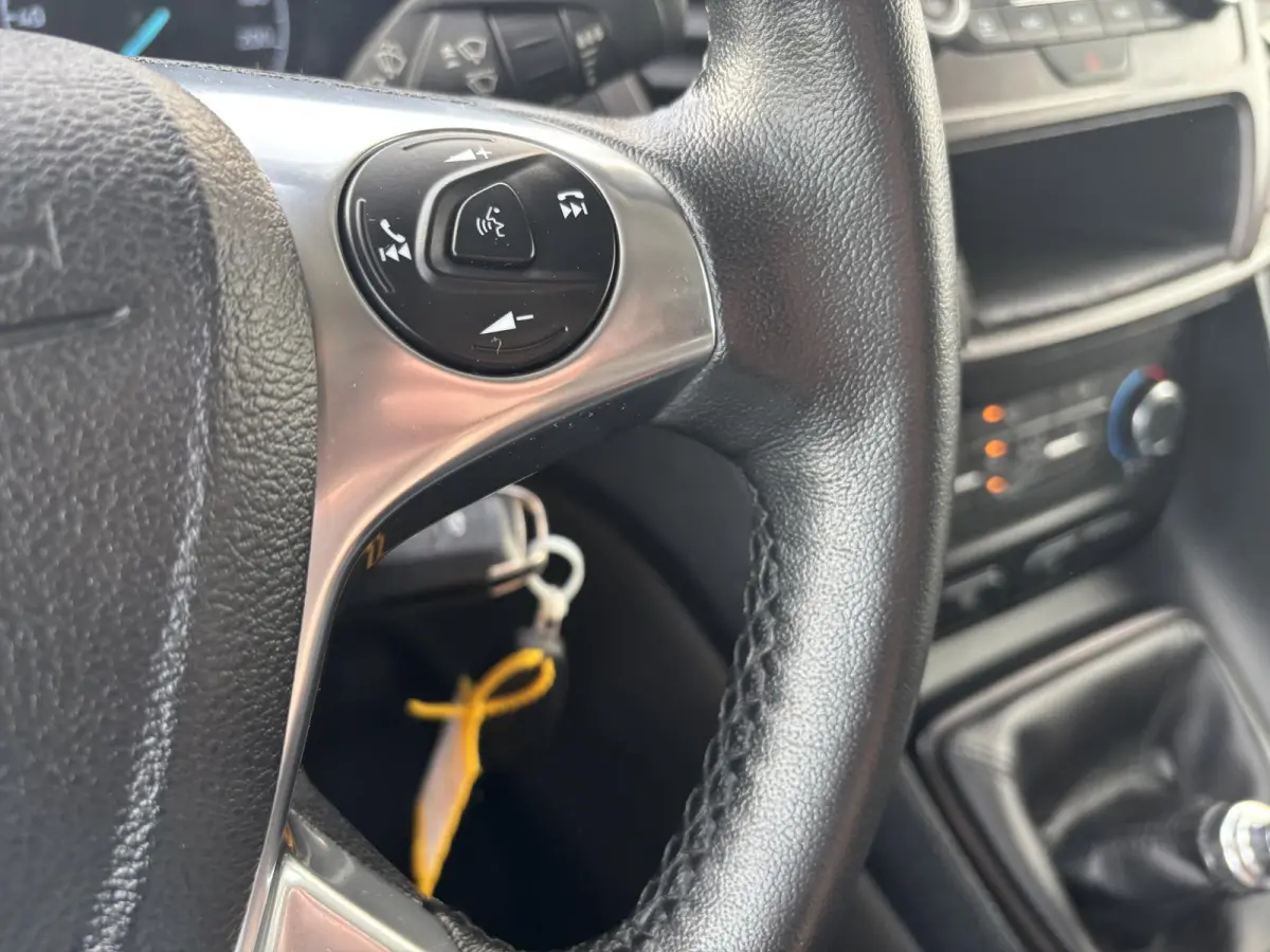 1.5 EcoBlue L2H1*A/C*CRUISE*NAVI*CAMERA*SYNC*LANG*