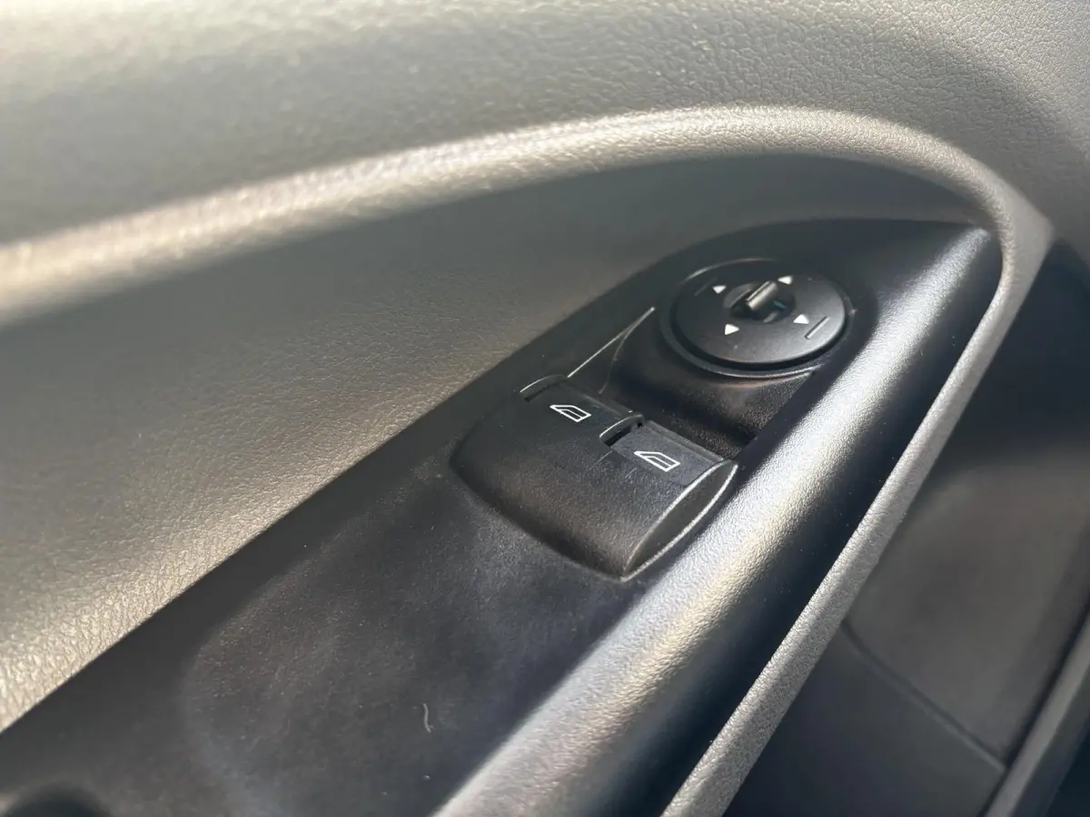 1.5 EcoBlue L2H1*A/C*CRUISE*NAVI*CAMERA*SYNC*LANG*