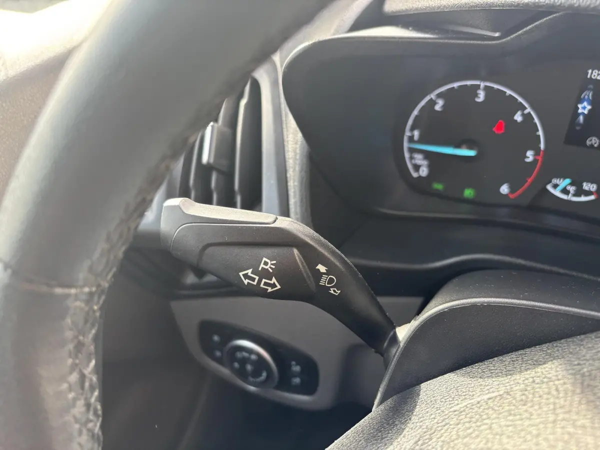 1.5 EcoBlue L2H1*A/C*CRUISE*NAVI*CAMERA*SYNC*LANG*