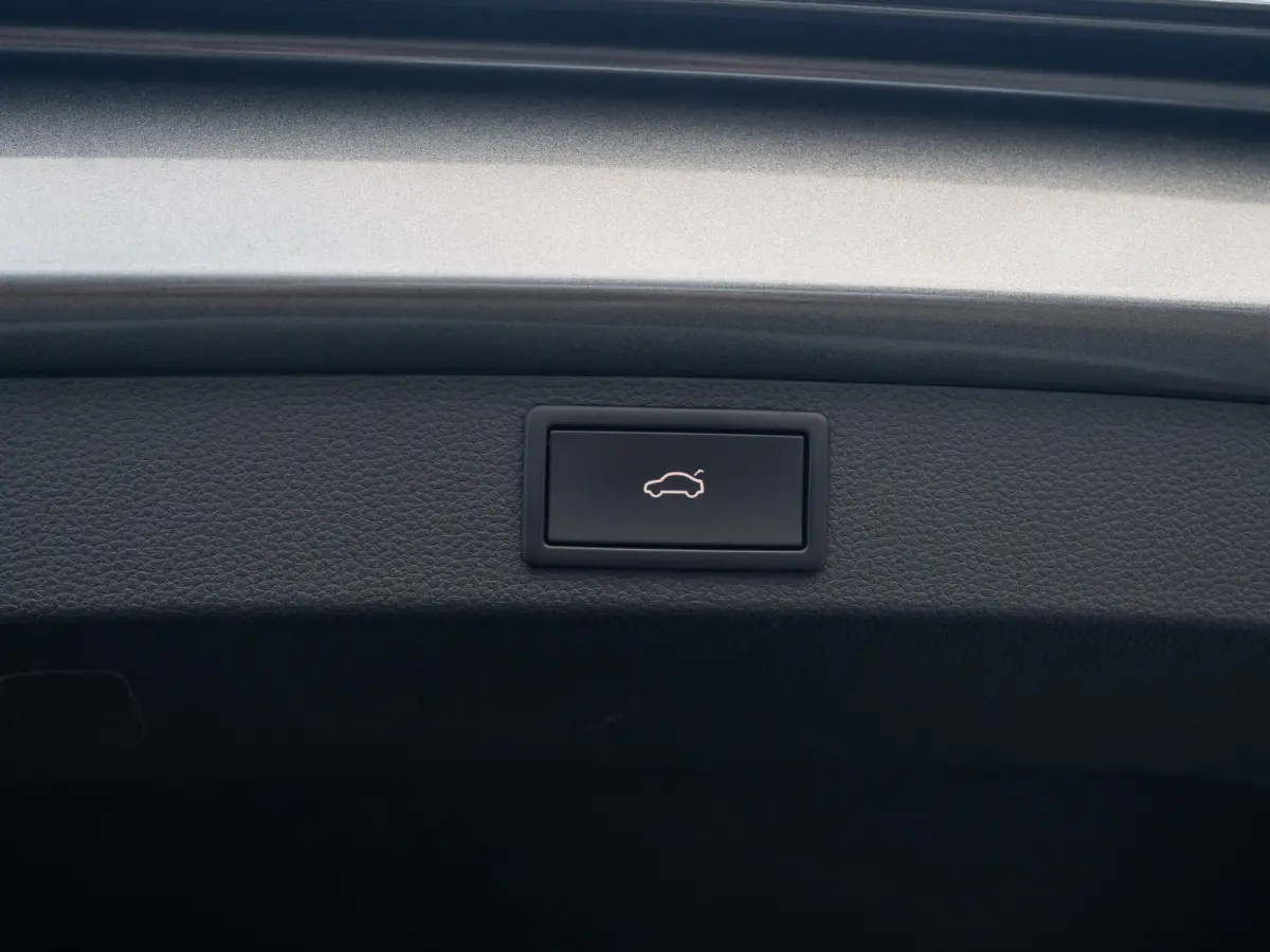 1.5 TSI ACT Sportline Business | Elk. A-klep | Camera | Lane Assist | Stoel & Stuur verw. | Prijs Rijklaar!!