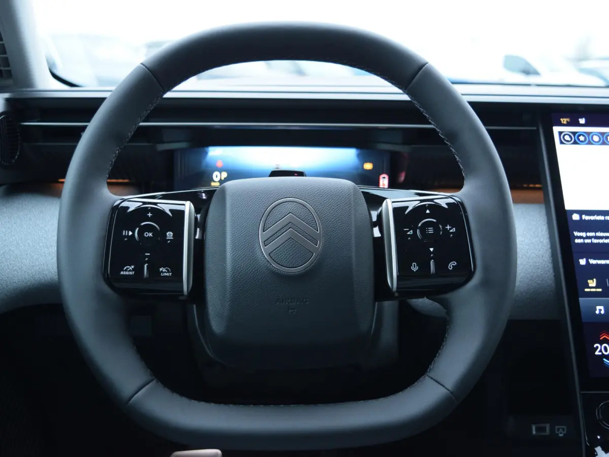 1.2 Hybrid 145 Max Ambiance Hype Grey | Two Tone Perla Nera Black | Electrische achterklep | Parkeersensoren met camera | Nieuw!