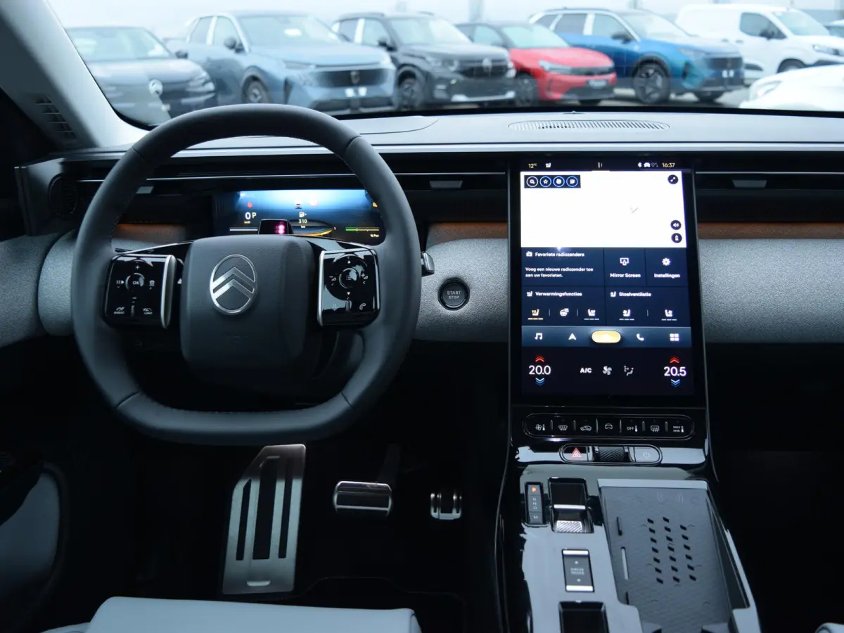 1.2 Hybrid 145 Max Ambiance Hype Grey | Two Tone Perla Nera Black | Electrische achterklep | Parkeersensoren met camera | Nieuw!