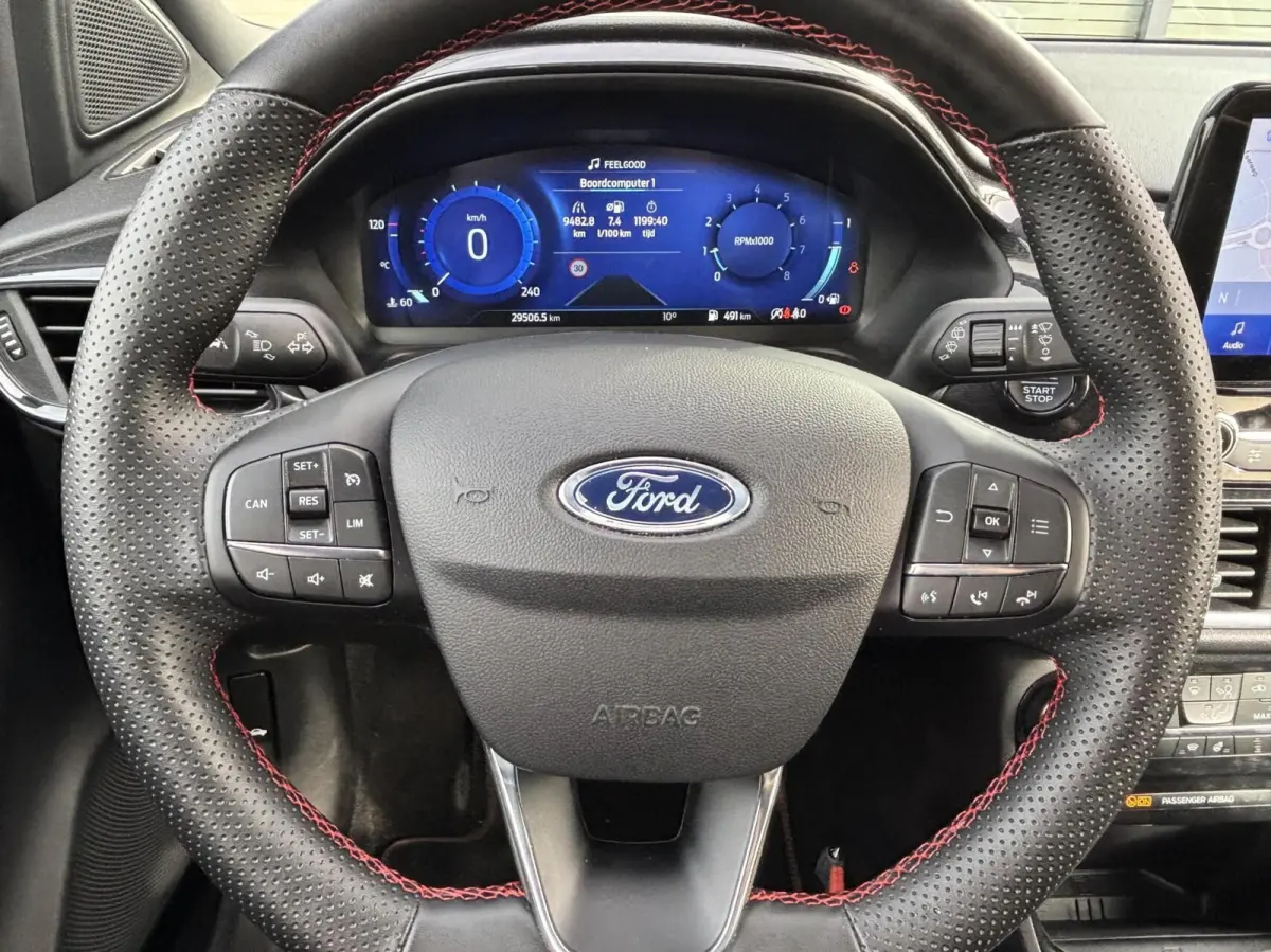 1.0 EcoBoost ST-Line 125PK Winterpack Cruise Camera Navi Climate Parkeersensoren Full-LED Privacy Glass *Sportief*