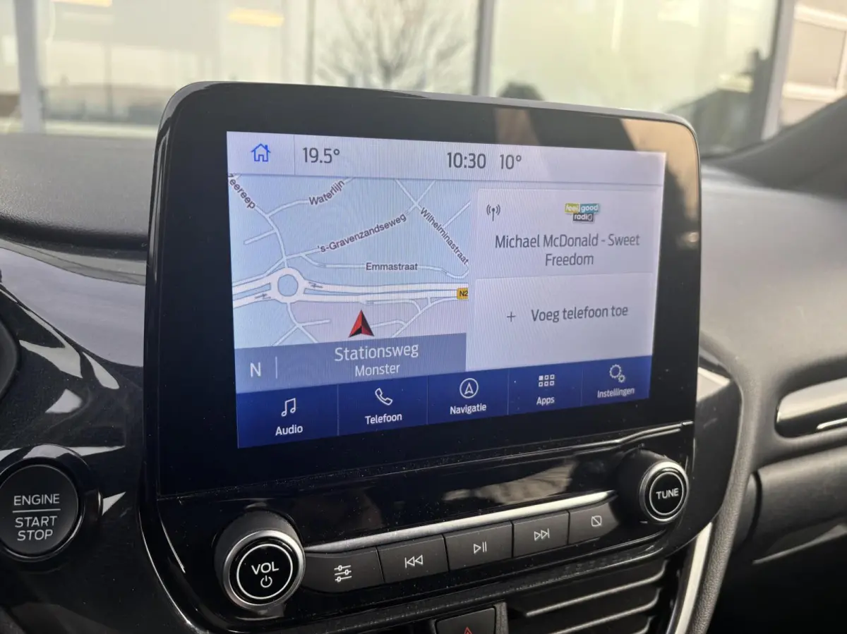 1.0 EcoBoost ST-Line 125PK Winterpack Cruise Camera Navi Climate Parkeersensoren Full-LED Privacy Glass *Sportief*