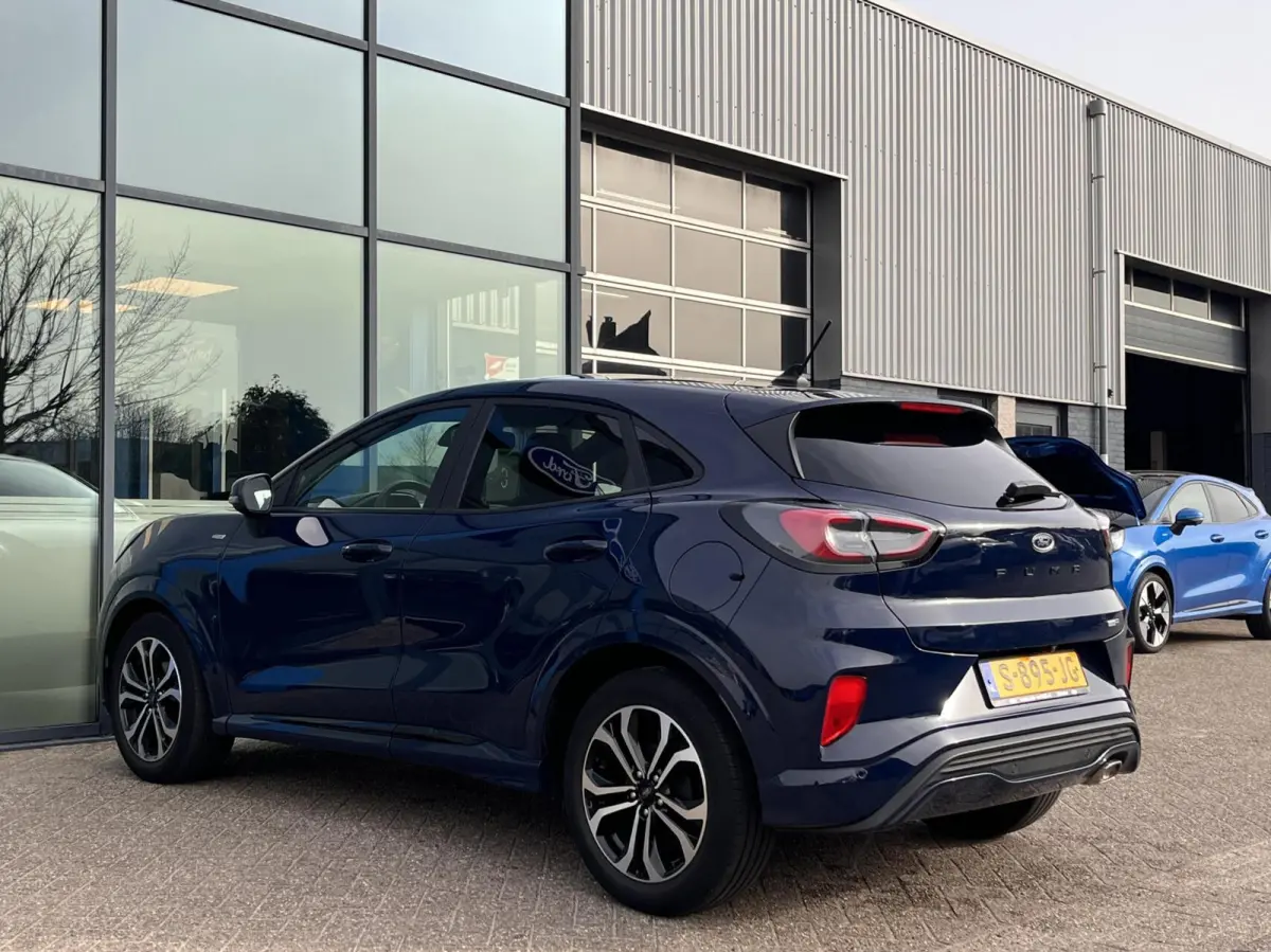 1.0 EcoBoost ST-Line 125PK Winterpack Cruise Camera Navi Climate Parkeersensoren Full-LED Privacy Glass *Sportief*