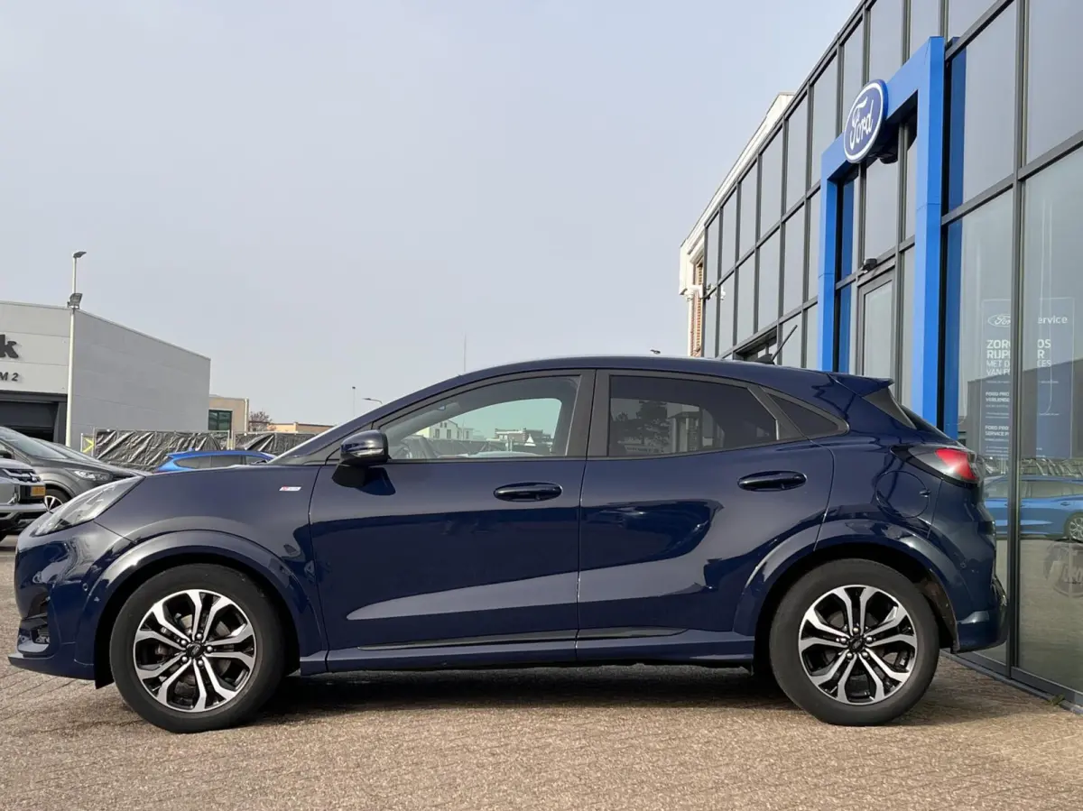 1.0 EcoBoost ST-Line 125PK Winterpack Cruise Camera Navi Climate Parkeersensoren Full-LED Privacy Glass *Sportief*