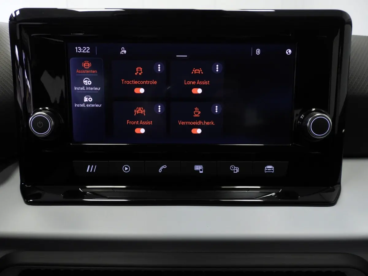 1.0 TSI Style NAVI/CLIMA/CRUISE/LED/17"LMV!