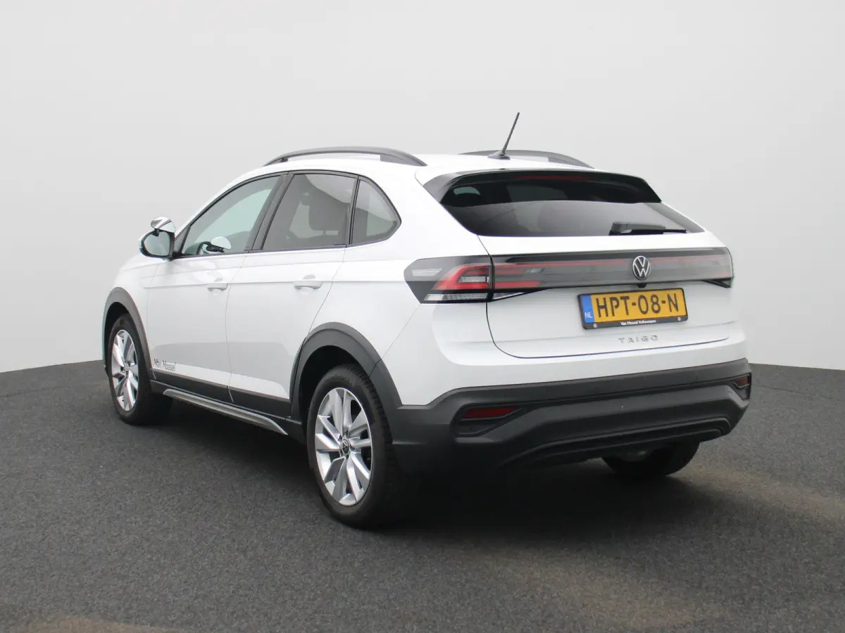 1.0 TSI Life Edition 95 PK| Origineel Nederlands | 1e Eigenaar | Parkeersensoren Achter | Achteruitrijcamera | Apple Carplay | Android Auto | Privacy Glas | 17 Inch Velgen