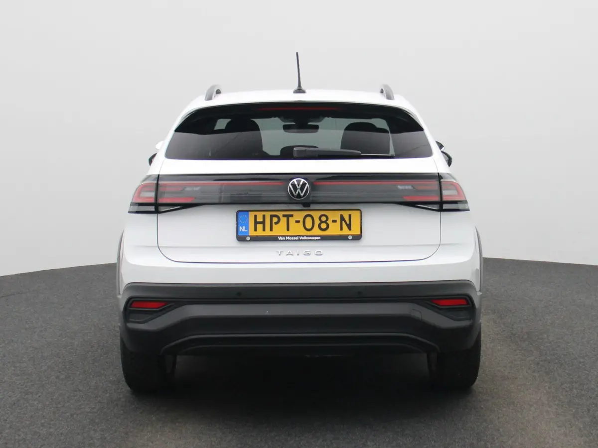 1.0 TSI Life Edition 95 PK| Origineel Nederlands | 1e Eigenaar | Parkeersensoren Achter | Achteruitrijcamera | Apple Carplay | Android Auto | Privacy Glas | 17 Inch Velgen