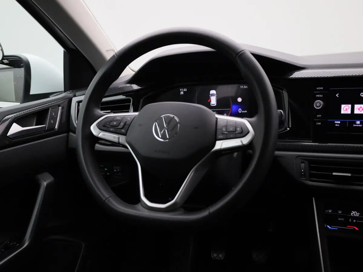 1.0 TSI Life Edition 95 PK| Origineel Nederlands | 1e Eigenaar | Parkeersensoren Achter | Achteruitrijcamera | Apple Carplay | Android Auto | Privacy Glas | 17 Inch Velgen