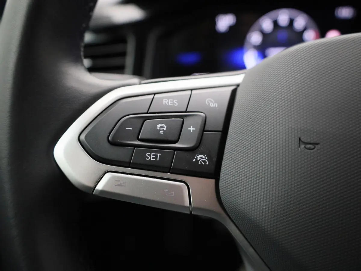 1.0 TSI Life Edition 95 PK| Origineel Nederlands | 1e Eigenaar | Parkeersensoren Achter | Achteruitrijcamera | Apple Carplay | Android Auto | Privacy Glas | 17 Inch Velgen