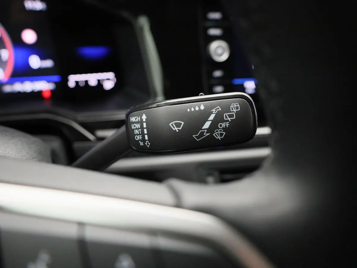 1.0 TSI Life Edition 95 PK| Origineel Nederlands | 1e Eigenaar | Parkeersensoren Achter | Achteruitrijcamera | Apple Carplay | Android Auto | Privacy Glas | 17 Inch Velgen