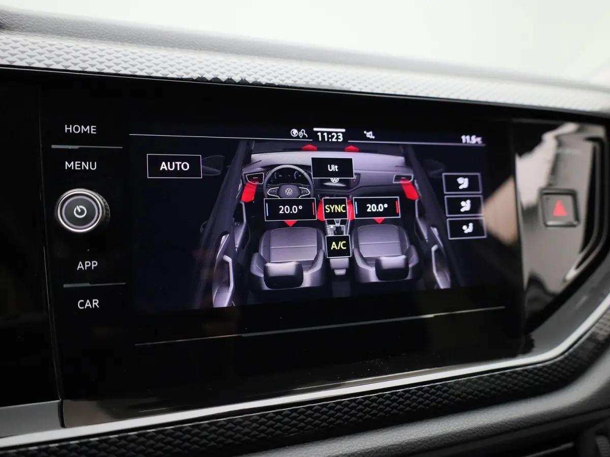 1.0 TSI Life Edition 95 PK| Origineel Nederlands | 1e Eigenaar | Parkeersensoren Achter | Achteruitrijcamera | Apple Carplay | Android Auto | Privacy Glas | 17 Inch Velgen