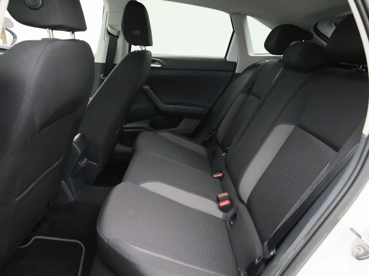 1.0 TSI Life Edition 95 PK| Origineel Nederlands | 1e Eigenaar | Parkeersensoren Achter | Achteruitrijcamera | Apple Carplay | Android Auto | Privacy Glas | 17 Inch Velgen