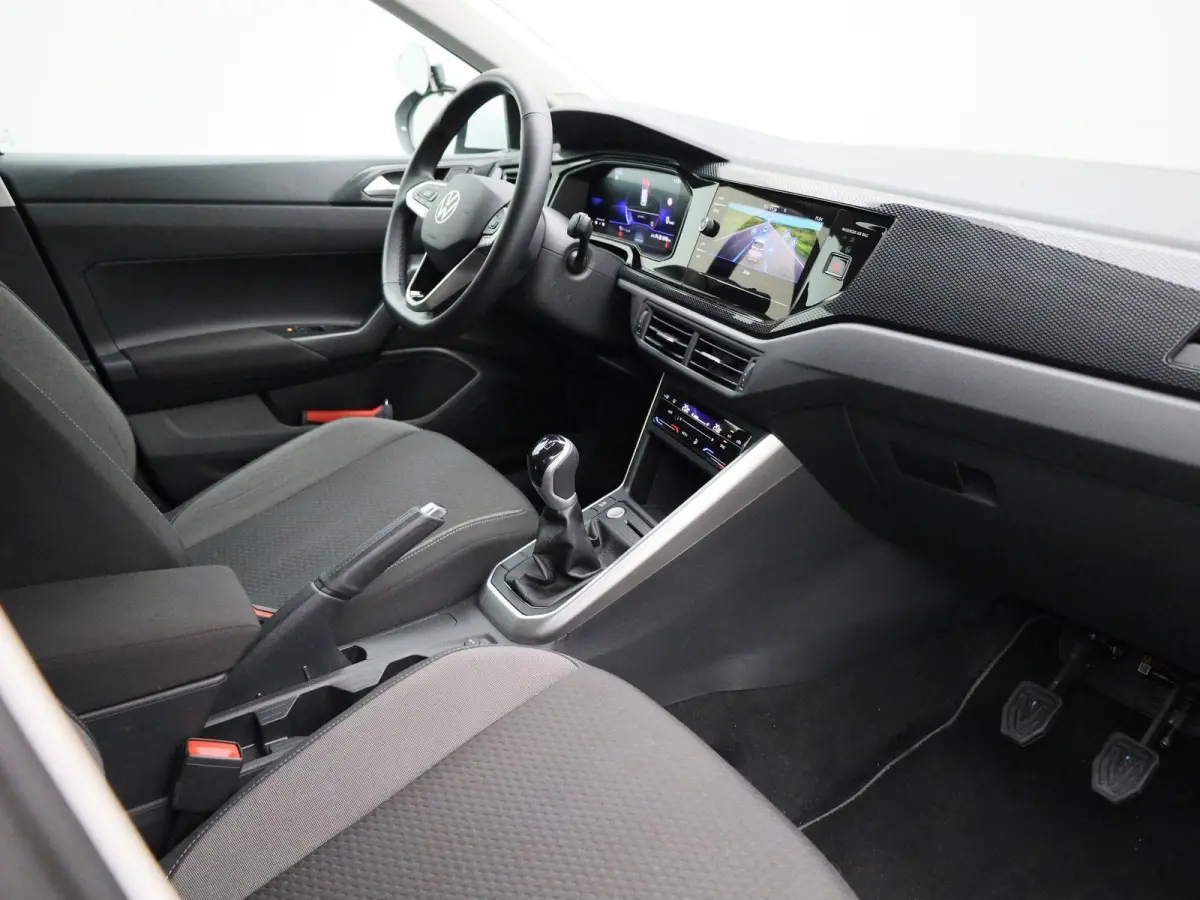 1.0 TSI Life Edition 95 PK| Origineel Nederlands | 1e Eigenaar | Parkeersensoren Achter | Achteruitrijcamera | Apple Carplay | Android Auto | Privacy Glas | 17 Inch Velgen