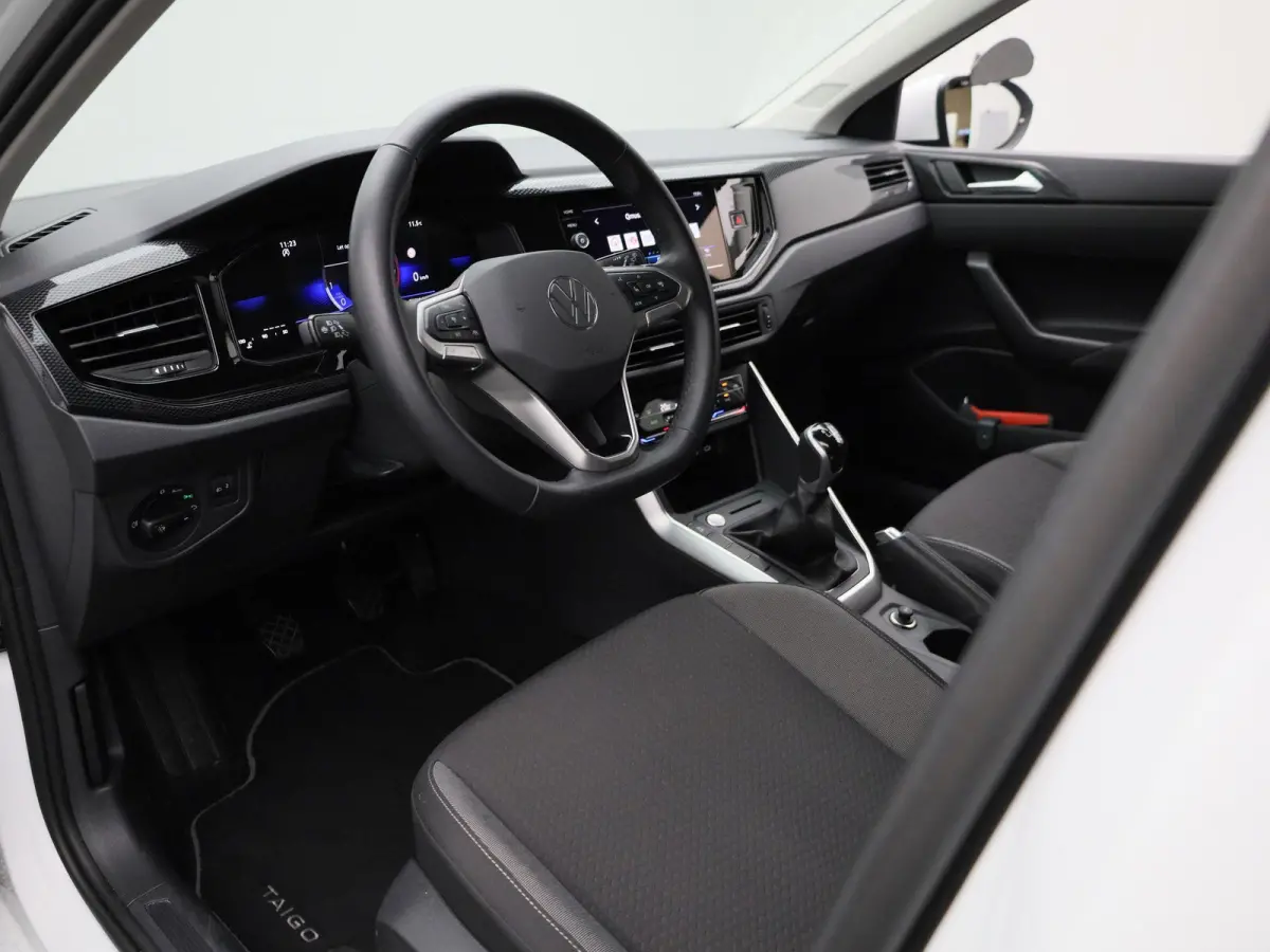 1.0 TSI Life Edition 95 PK| Origineel Nederlands | 1e Eigenaar | Parkeersensoren Achter | Achteruitrijcamera | Apple Carplay | Android Auto | Privacy Glas | 17 Inch Velgen