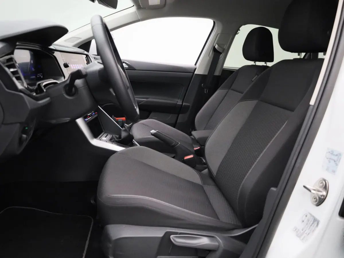 1.0 TSI Life Edition 95 PK| Origineel Nederlands | 1e Eigenaar | Parkeersensoren Achter | Achteruitrijcamera | Apple Carplay | Android Auto | Privacy Glas | 17 Inch Velgen
