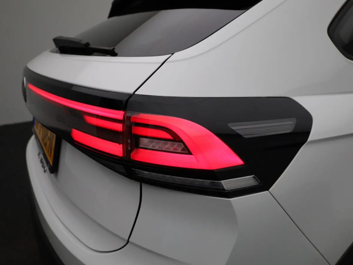 1.0 TSI Life Edition 95 PK| Origineel Nederlands | 1e Eigenaar | Parkeersensoren Achter | Achteruitrijcamera | Apple Carplay | Android Auto | Privacy Glas | 17 Inch Velgen