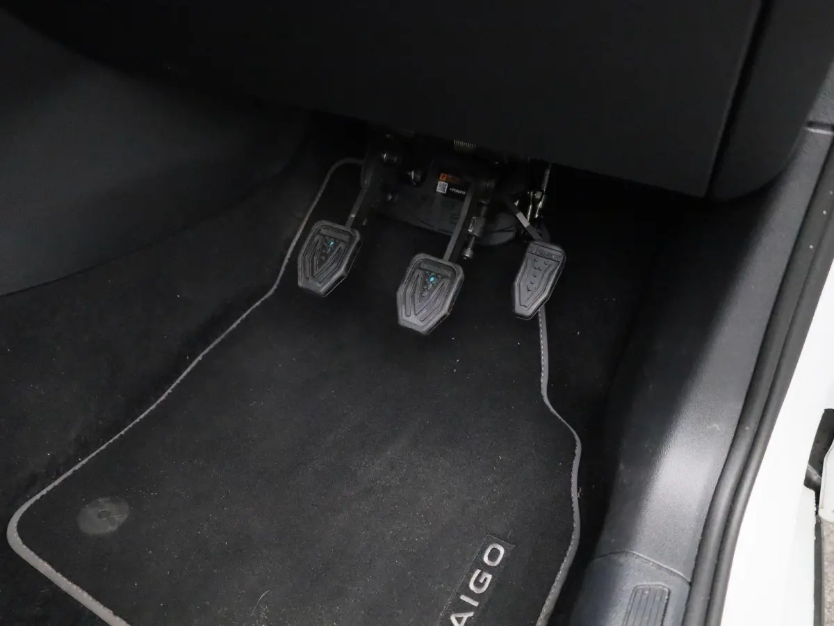 1.0 TSI Life Edition 95 PK| Origineel Nederlands | 1e Eigenaar | Parkeersensoren Achter | Achteruitrijcamera | Apple Carplay | Android Auto | Privacy Glas | 17 Inch Velgen