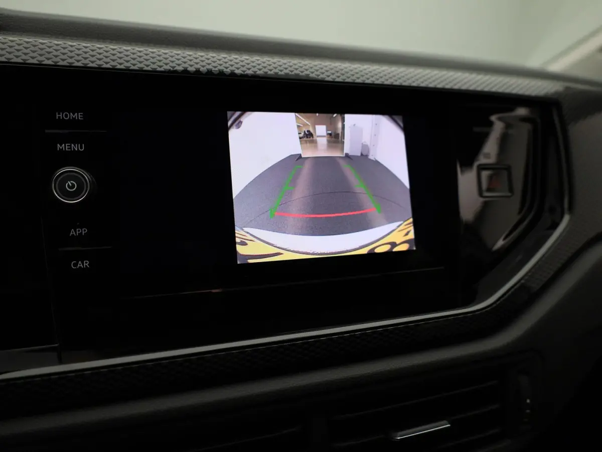 1.0 TSI Life Edition 95 PK| Origineel Nederlands | 1e Eigenaar | Parkeersensoren Achter | Achteruitrijcamera | Apple Carplay | Android Auto | Privacy Glas | 17 Inch Velgen