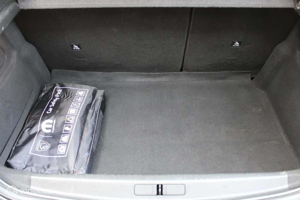 1.2 PureTech Active Pack, Pdc, Cruise, Airco, Navi, App connect, LMV