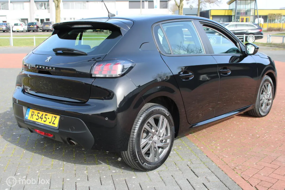 1.2 PureTech Active Pack, Pdc, Cruise, Airco, Navi, App connect, LMV