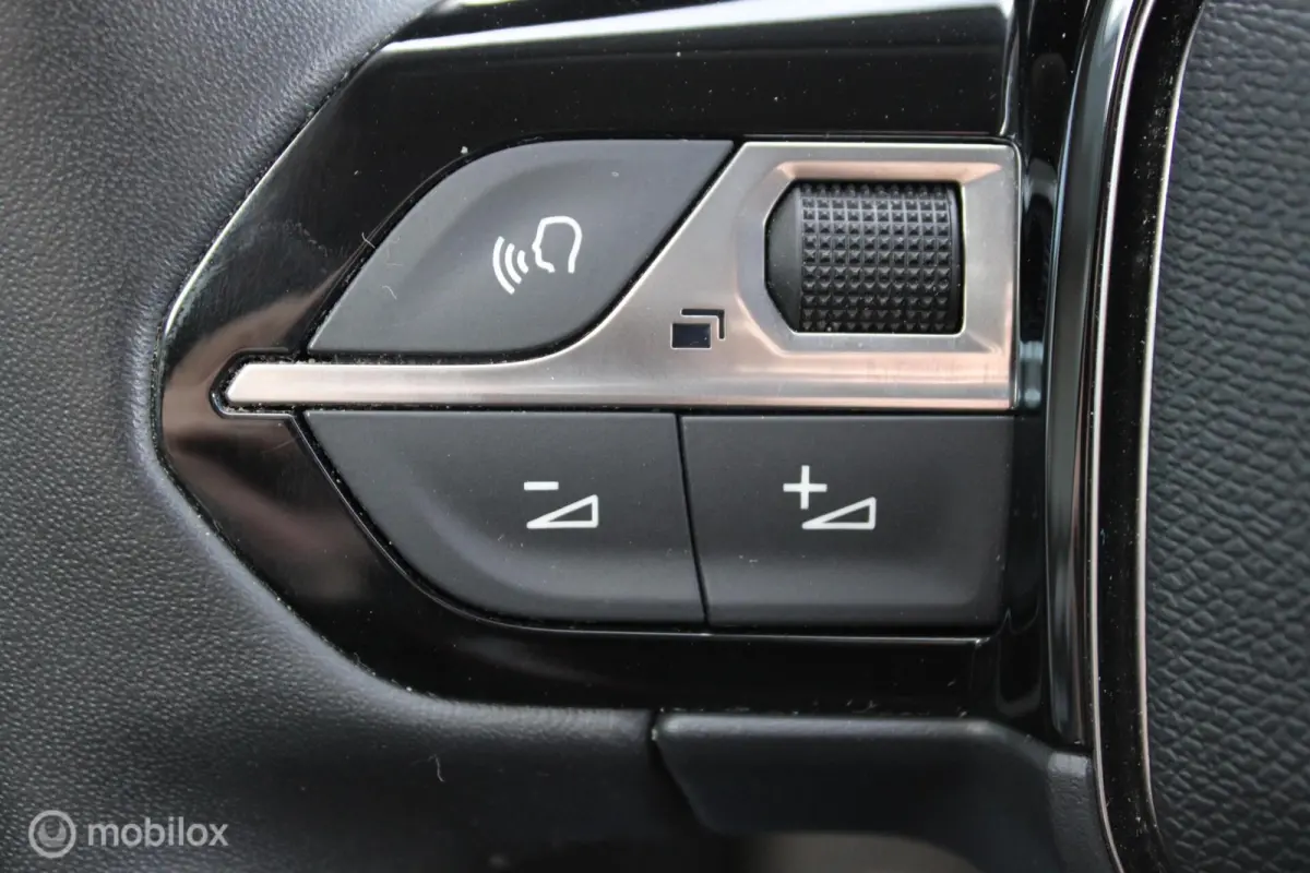 1.2 PureTech Active Pack, Pdc, Cruise, Airco, Navi, App connect, LMV