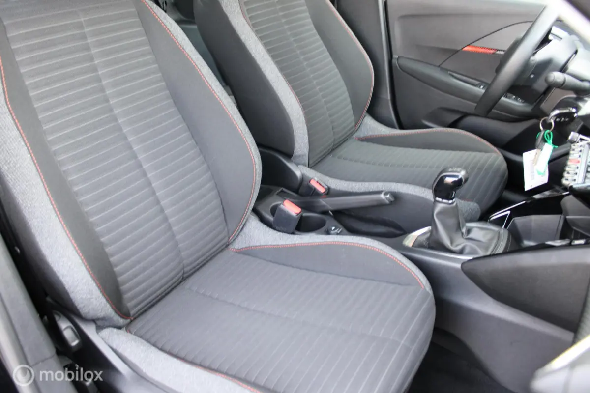 1.2 PureTech Active Pack, Pdc, Cruise, Airco, Navi, App connect, LMV