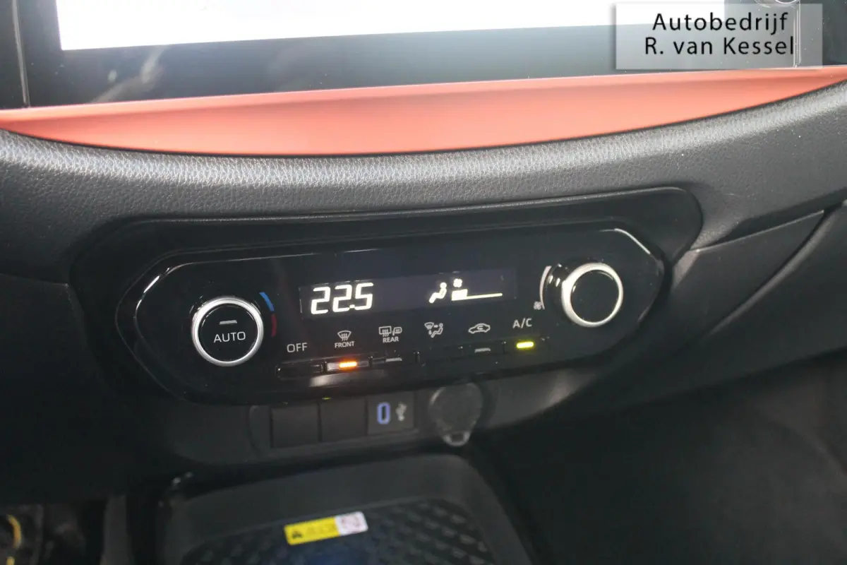 1.0 VVT-i MT Envy I Luxe uitvoering! I Trekhaak I PDC I NL-auto