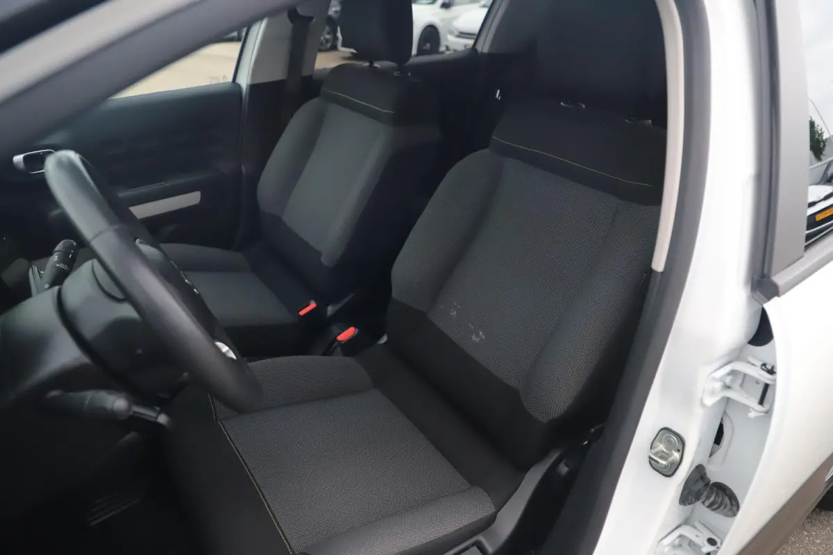 1.2 PureTech Feel Carplay Android Navigatie Climate Cruise Control Rijstrooksensor All Season Banden!