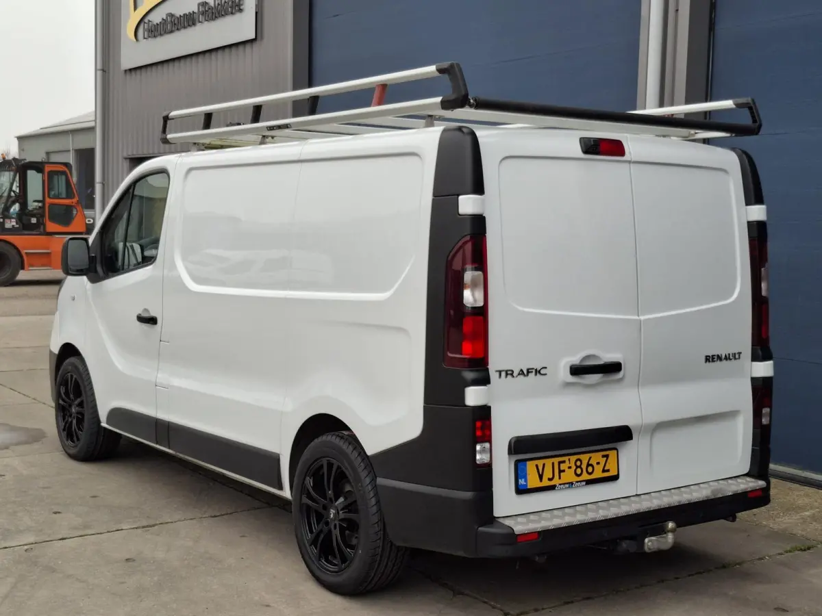 2.0 dCi 145 T27 L1H1 Comfort AUTOMAAT / IMPERIAL / NAVI / KASTEN INRICHTING / TREKHAAK