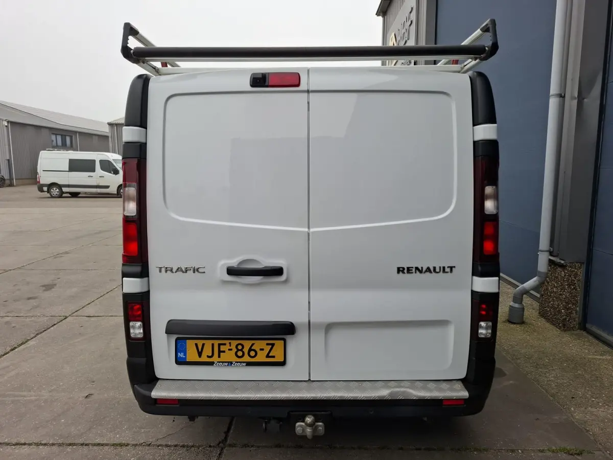 2.0 dCi 145 T27 L1H1 Comfort AUTOMAAT / IMPERIAL / NAVI / KASTEN INRICHTING / TREKHAAK