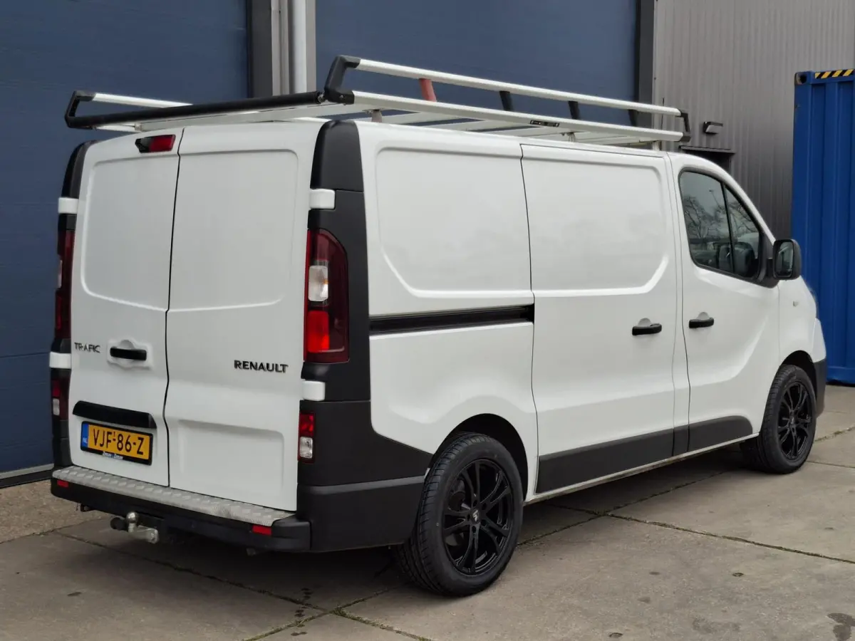 2.0 dCi 145 T27 L1H1 Comfort AUTOMAAT / IMPERIAL / NAVI / KASTEN INRICHTING / TREKHAAK