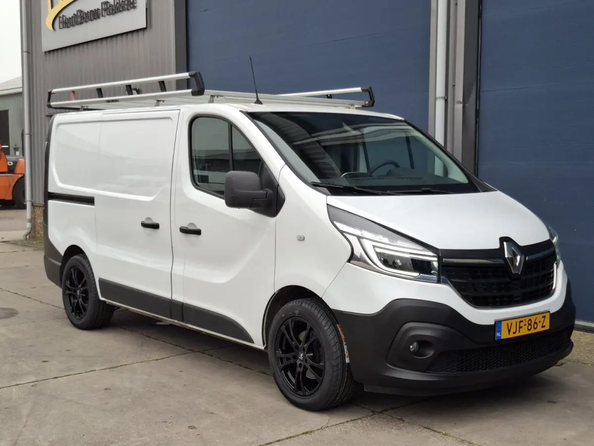 2.0 dCi 145 T27 L1H1 Comfort AUTOMAAT / IMPERIAL / NAVI / KASTEN INRICHTING / TREKHAAK