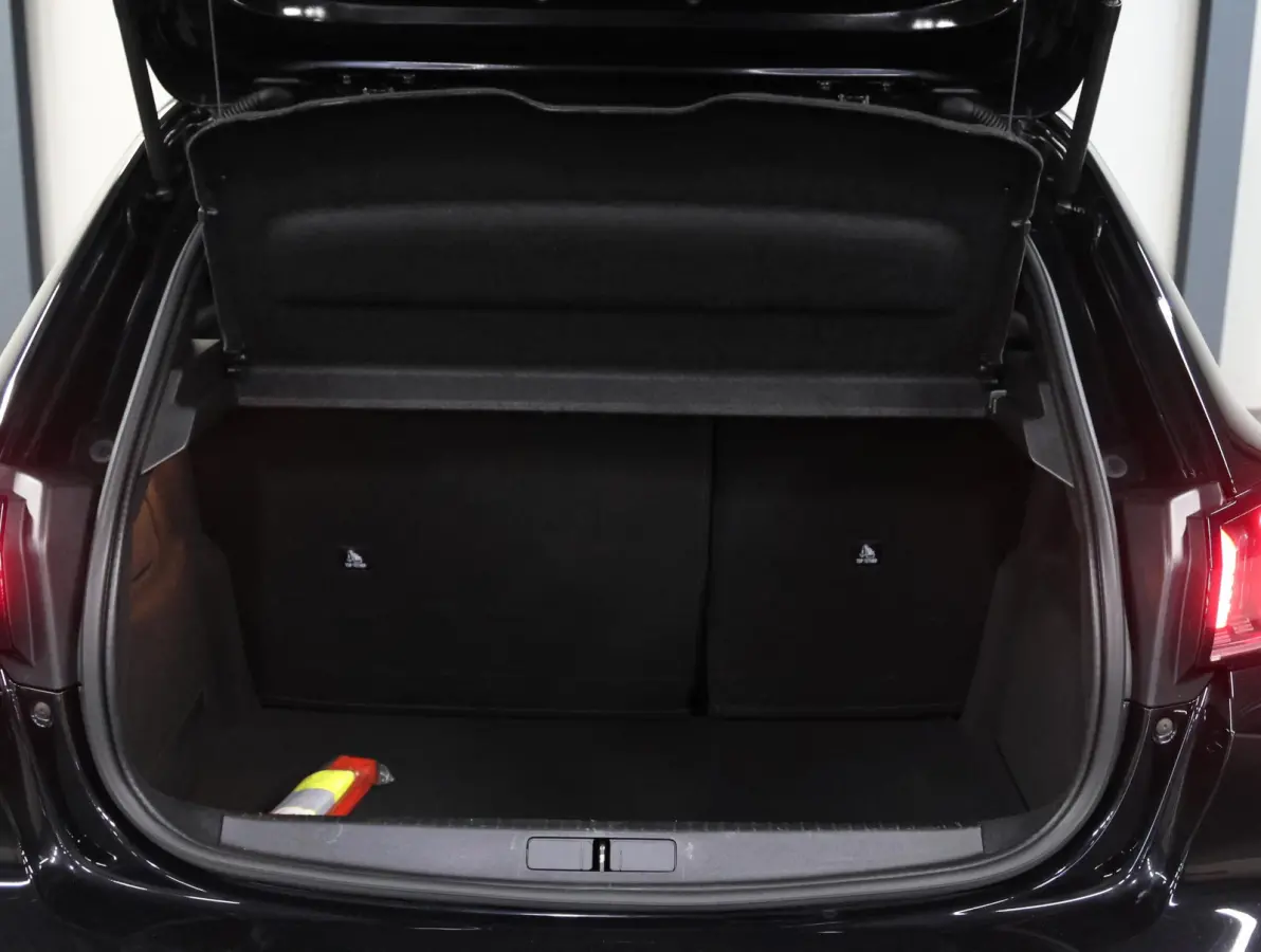 100PK GT | 1ste eigenaar | AppleCarplay/Android Auto | Keyless | Cruise Control | Climate Control | Camera | StoelVerwarming | FULL LED | Sfeerverlichting | Isofix | Privacy Glass | 17"LMV |