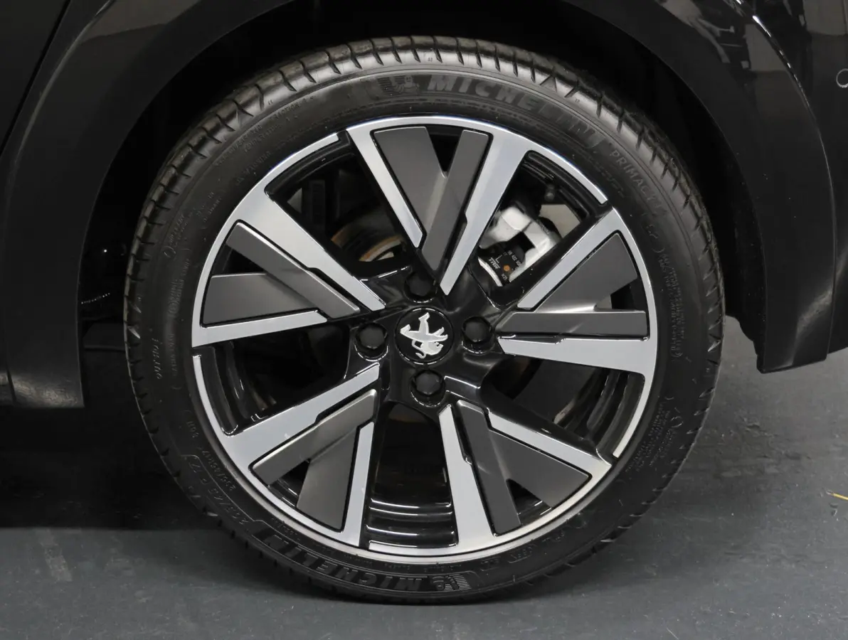 100PK GT | 1ste eigenaar | AppleCarplay/Android Auto | Keyless | Cruise Control | Climate Control | Camera | StoelVerwarming | FULL LED | Sfeerverlichting | Isofix | Privacy Glass | 17"LMV |