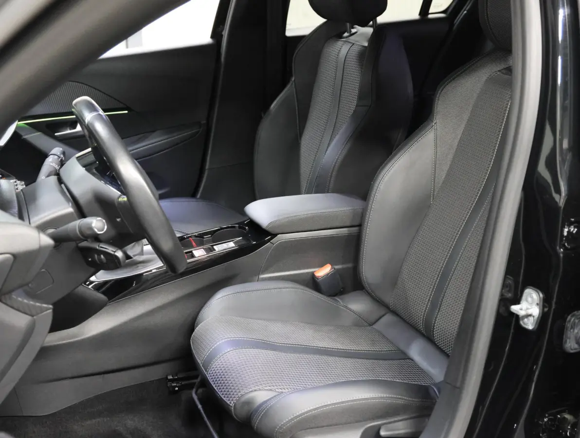 100PK GT | 1ste eigenaar | AppleCarplay/Android Auto | Keyless | Cruise Control | Climate Control | Camera | StoelVerwarming | FULL LED | Sfeerverlichting | Isofix | Privacy Glass | 17"LMV |