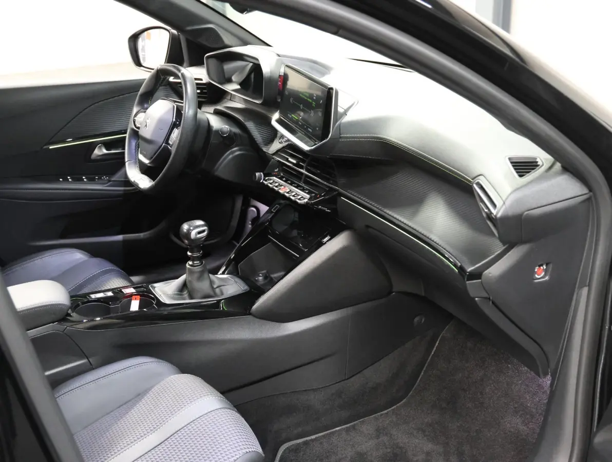 100PK GT | 1ste eigenaar | AppleCarplay/Android Auto | Keyless | Cruise Control | Climate Control | Camera | StoelVerwarming | FULL LED | Sfeerverlichting | Isofix | Privacy Glass | 17"LMV |
