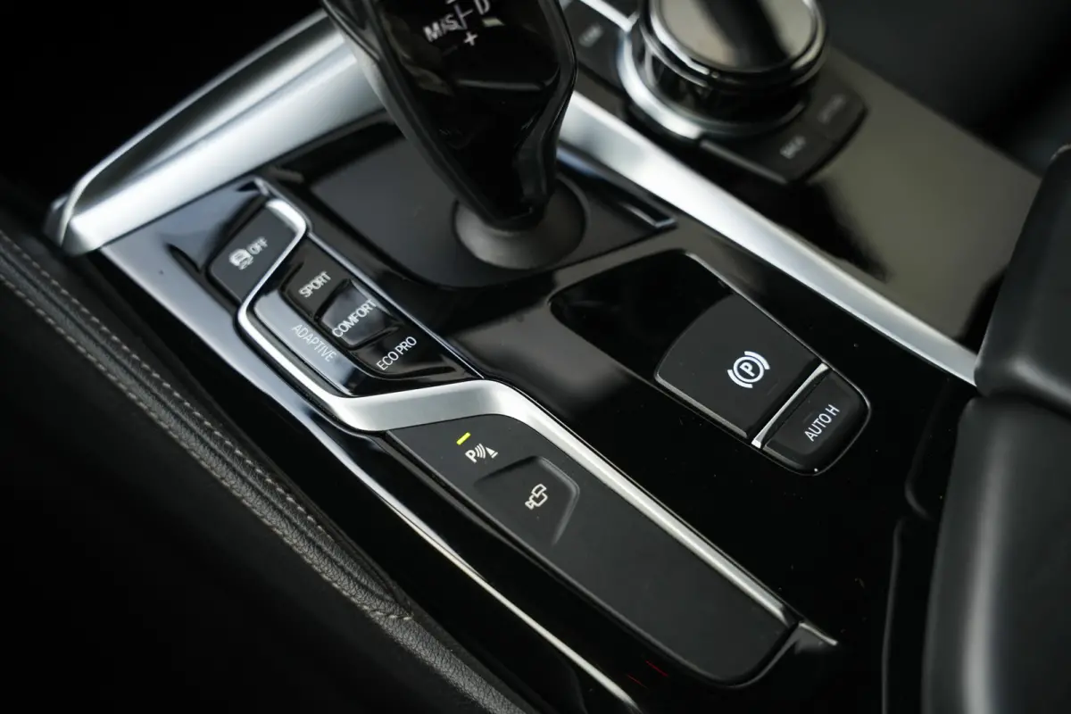 M550d 400pk xDrive High Executive M-Sportpakket /BTW-Auto/ Led-Koplamp/ Leder/ Sport-Stoelen/ Stoel.Verw/ Head-Up/ Keyless/ Harman&Kardon/ 360-Camera/ 20'' LMV