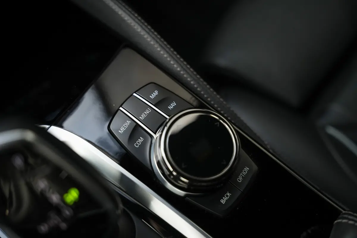 M550d 400pk xDrive High Executive M-Sportpakket /BTW-Auto/ Led-Koplamp/ Leder/ Sport-Stoelen/ Stoel.Verw/ Head-Up/ Keyless/ Harman&Kardon/ 360-Camera/ 20'' LMV