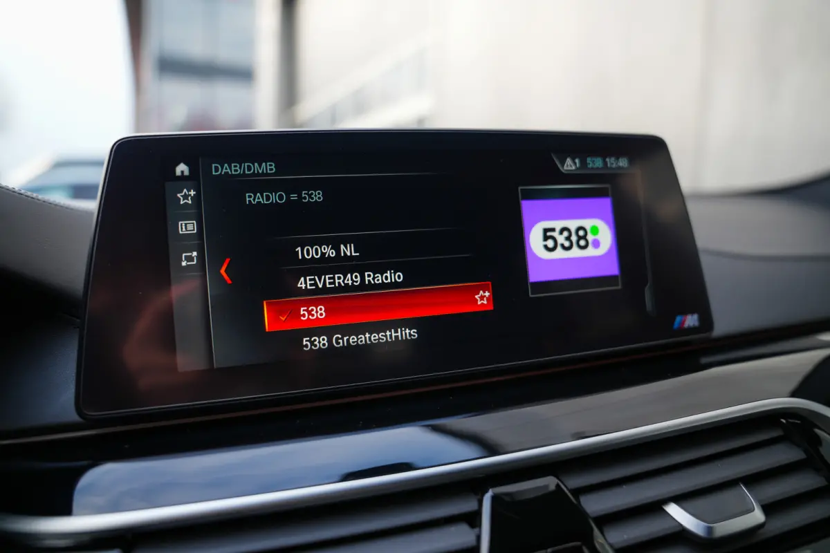 M550d 400pk xDrive High Executive M-Sportpakket /BTW-Auto/ Led-Koplamp/ Leder/ Sport-Stoelen/ Stoel.Verw/ Head-Up/ Keyless/ Harman&Kardon/ 360-Camera/ 20'' LMV