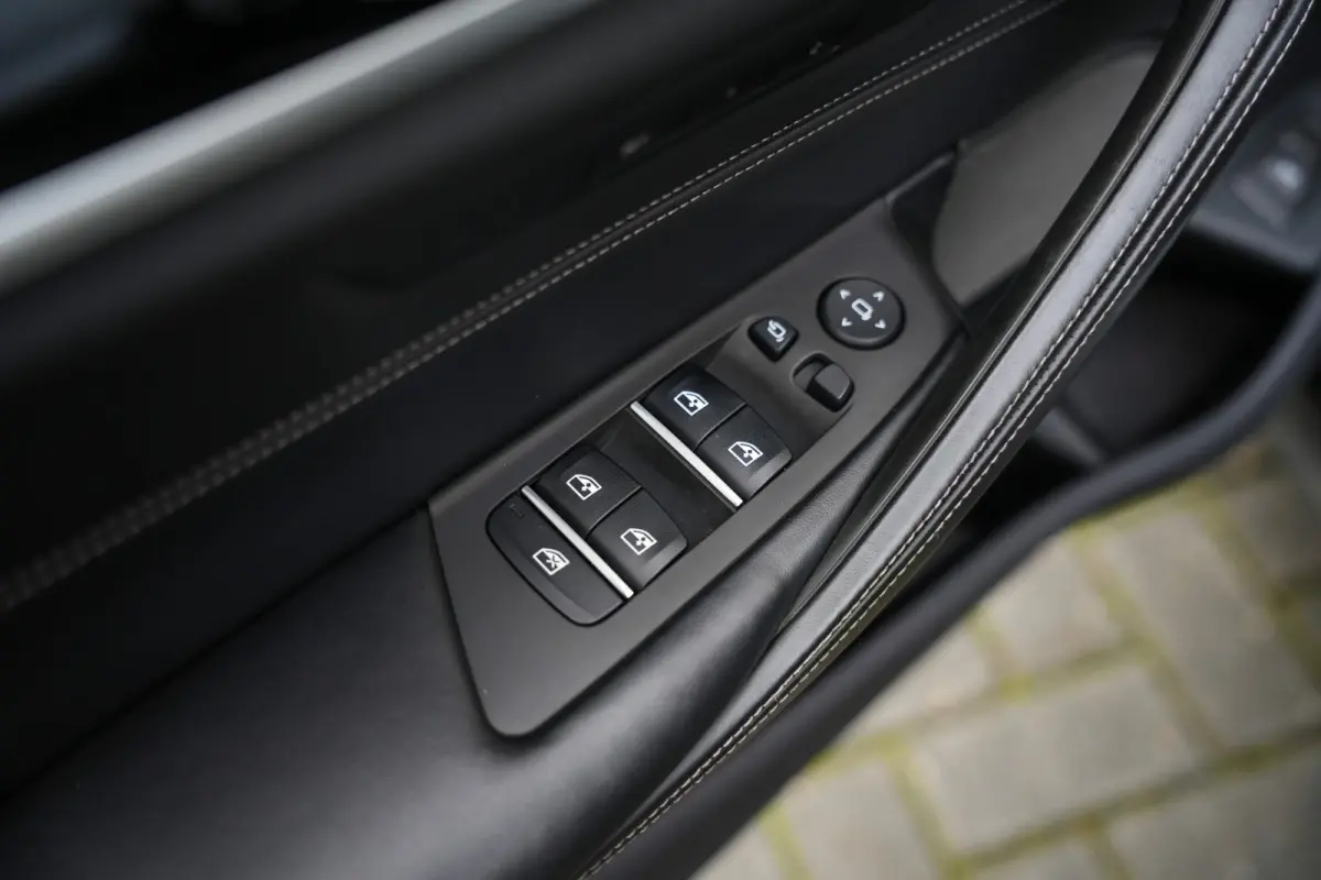M550d 400pk xDrive High Executive M-Sportpakket /BTW-Auto/ Led-Koplamp/ Leder/ Sport-Stoelen/ Stoel.Verw/ Head-Up/ Keyless/ Harman&Kardon/ 360-Camera/ 20'' LMV