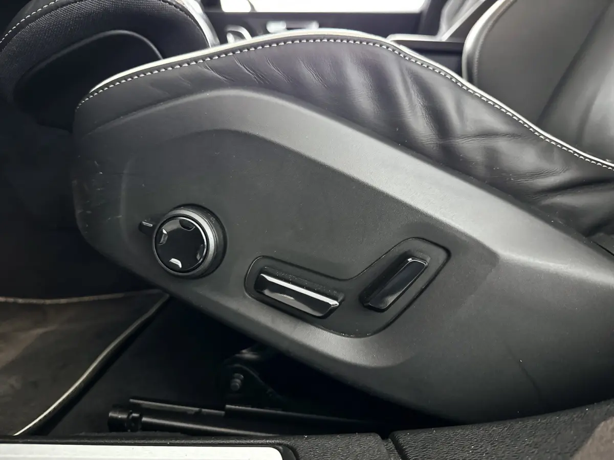 B4 R-Design | Park Assist | Stoel- en Stuurverwarming | Cruise control | Elektrische stoelen