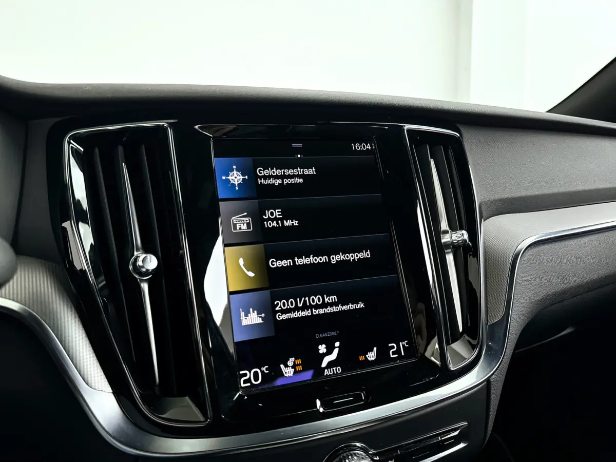 B4 R-Design | Park Assist | Stoel- en Stuurverwarming | Cruise control | Elektrische stoelen