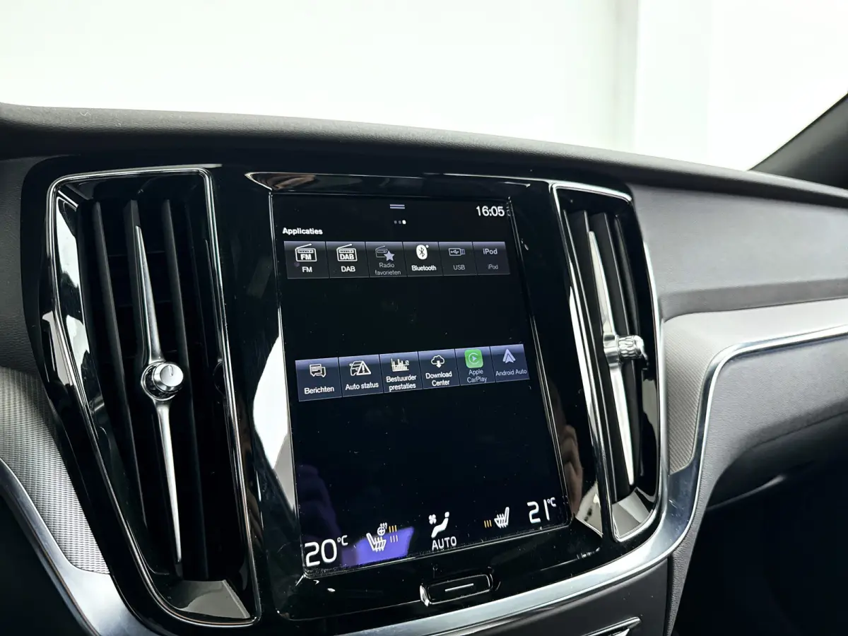 B4 R-Design | Park Assist | Stoel- en Stuurverwarming | Cruise control | Elektrische stoelen